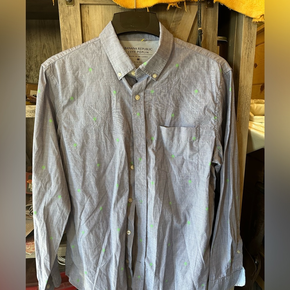 Men’s Banana Republic luxe poplin shirt size medium